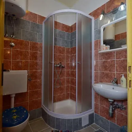 Apartman Gajine * جيسينتسي