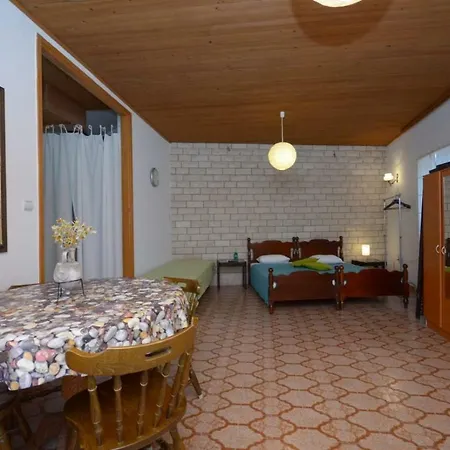 Apartman Gajine * جيسينتسي